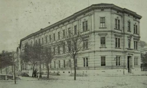  HERstory: Dívčí akademie – první dívčí gymnázium v Brně